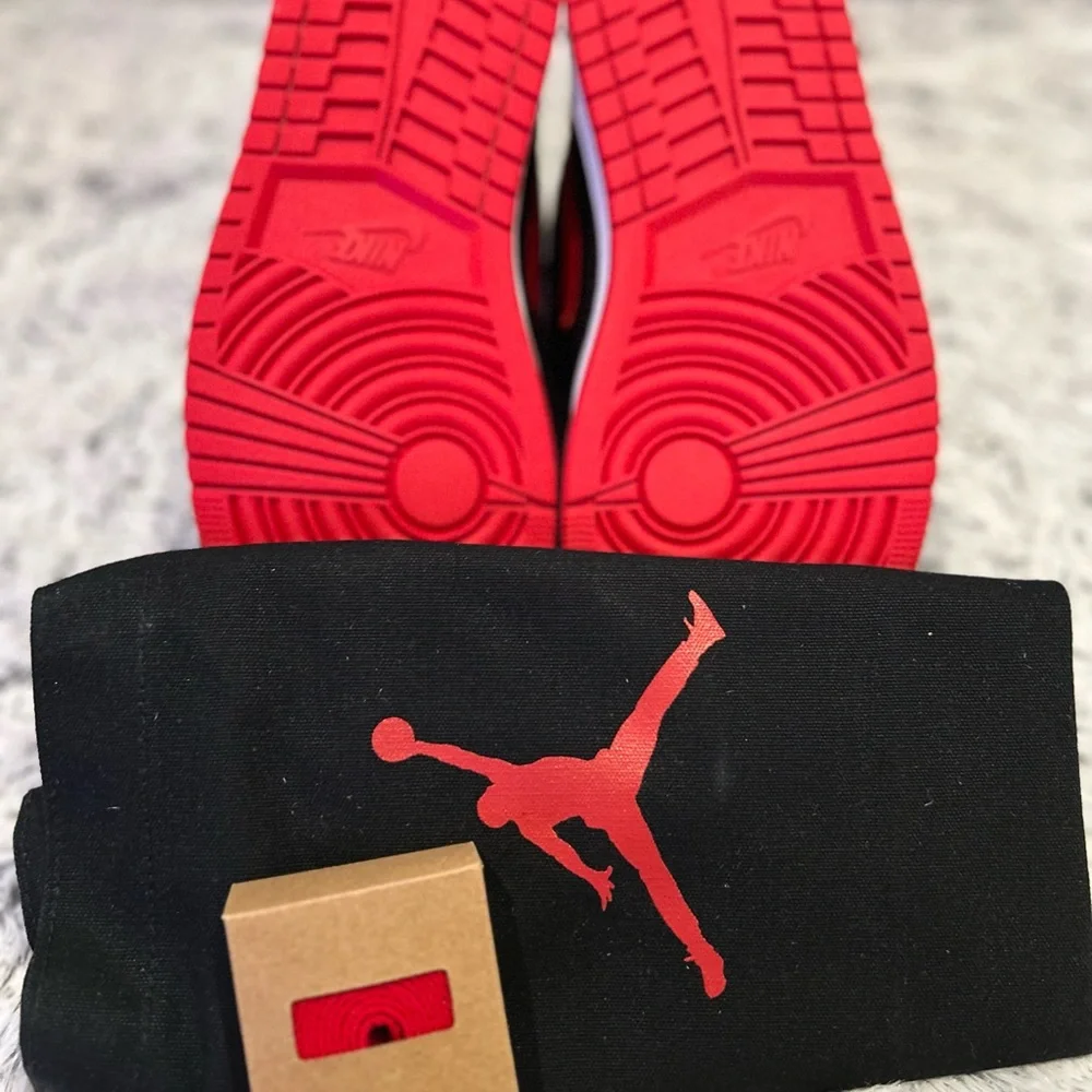 Women’s Air Jordan 1 retro Hi OG Satin edition - Picture 5 of 7